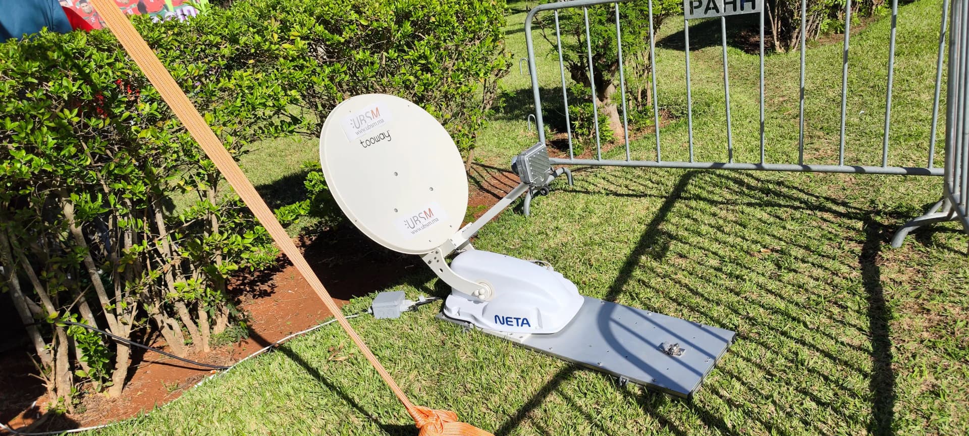 Antennes Auto-Pointantes | Internet par Satellite (VSAT) Maroc Antennes Auto-Pointantes Internet par Satellite (VSAT) — Satellite Mobile au Maroc (vue 1)