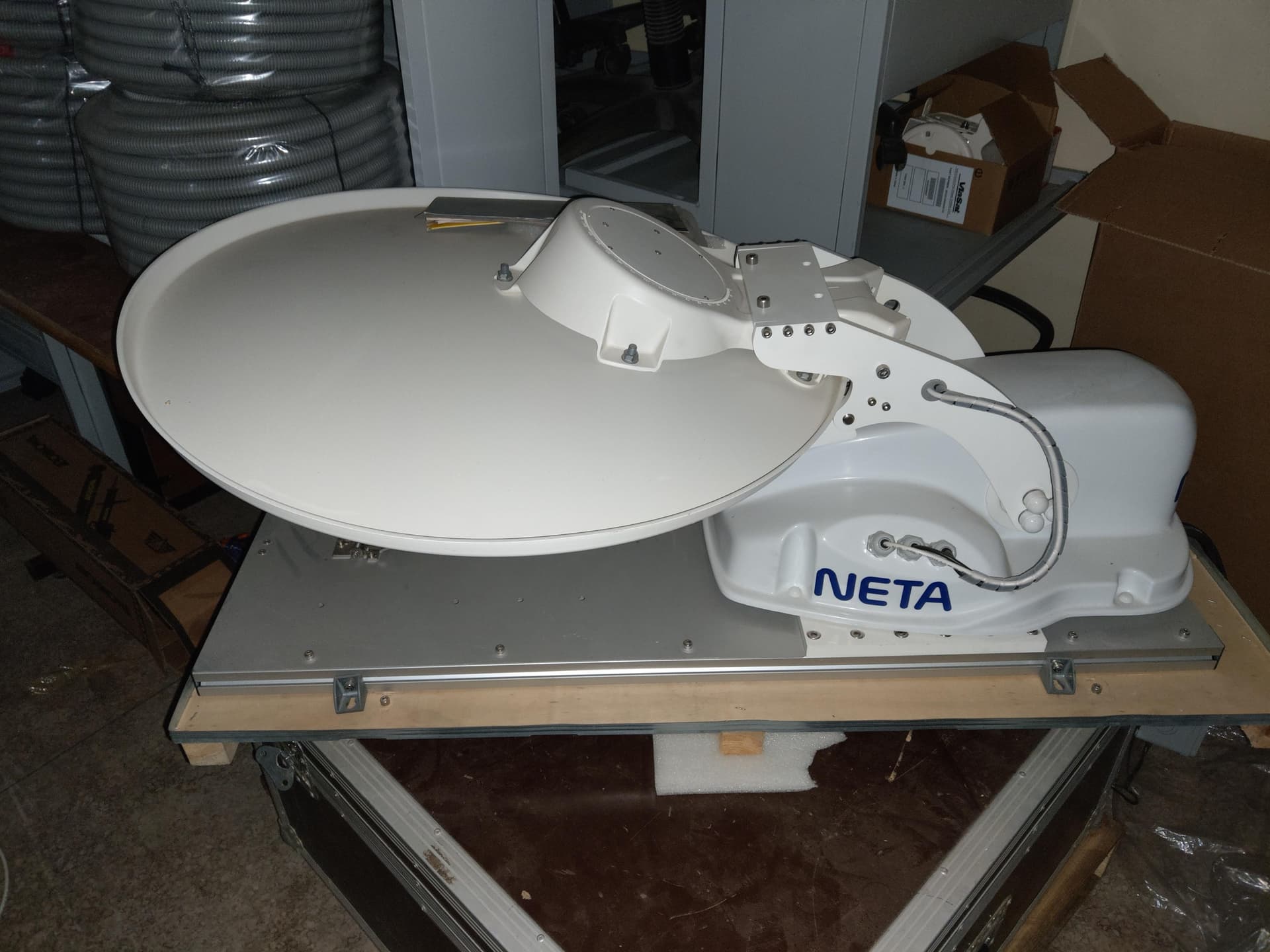 Antennes Auto-Pointantes | Internet par Satellite (VSAT) Maroc Antennes Auto-Pointantes Internet par Satellite (VSAT) — Satellite Mobile au Maroc (vue 2)