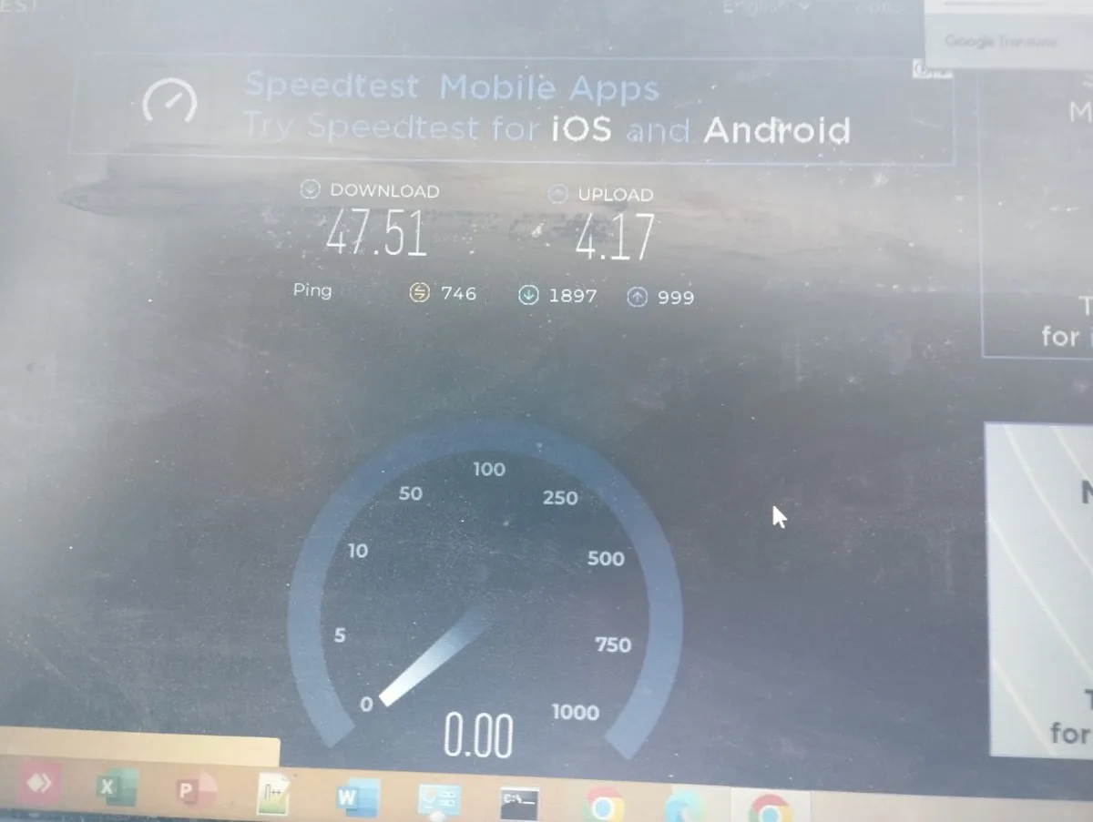 Test de débit VSAT Hughes HT3200 sur site industriel rural : 47,51 Mbps download / 4,17 Mbps upload / 746 ms